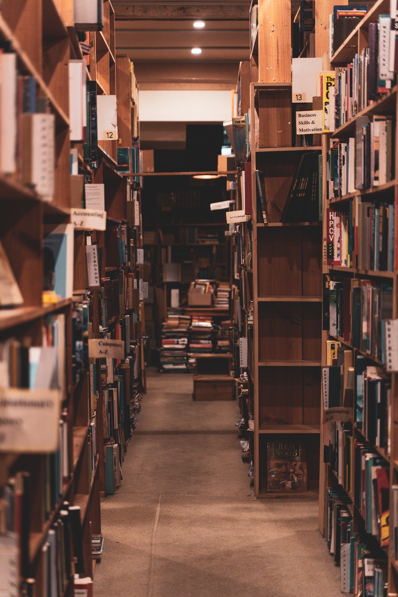 books-8934573_1920