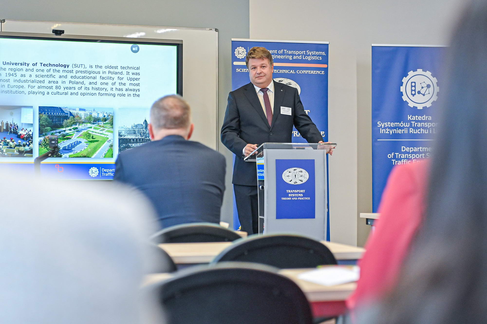 przemawia prof. Marcin Staniek