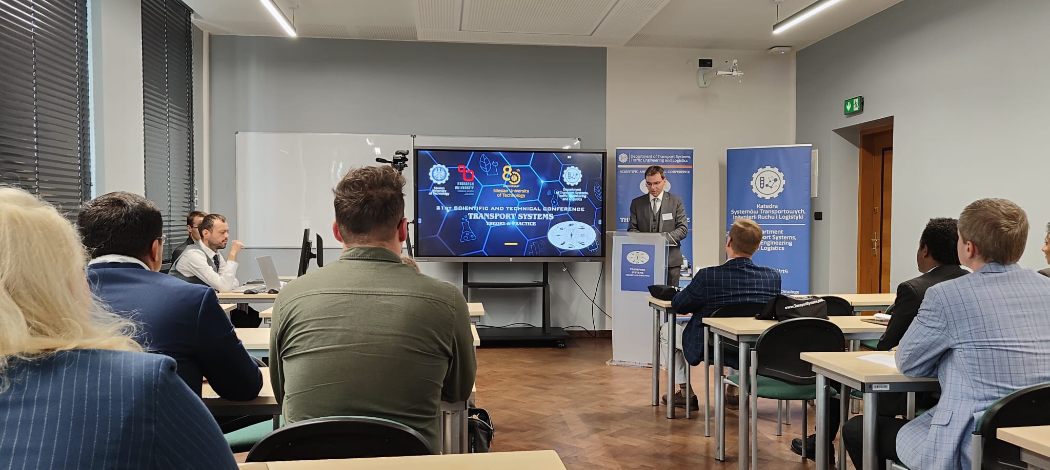Konferencja TSTP 2025 - dziekan Grzegorz Sierpiński otwiera obrady