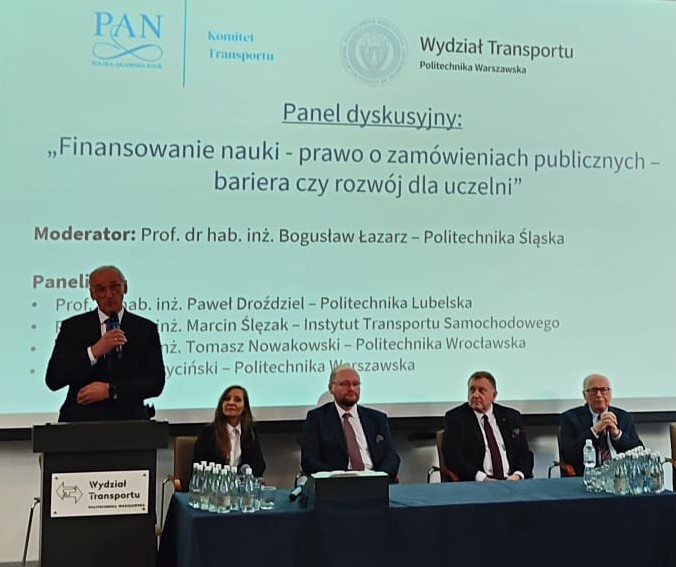 przemawia Bogusław Łazarz