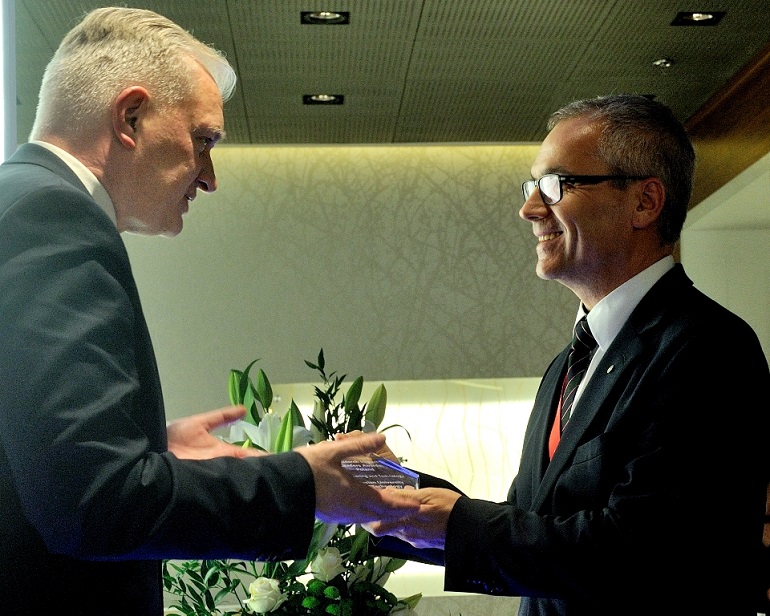 JM Rektor prof. Arkadiusz Mężyk odbiera nagrodę Elsevier