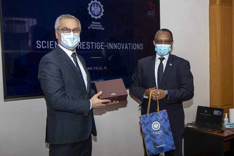 Na zdjęciu widzimy Rektora Politechniki Śląskiej oraz Ambasadora Rwandy