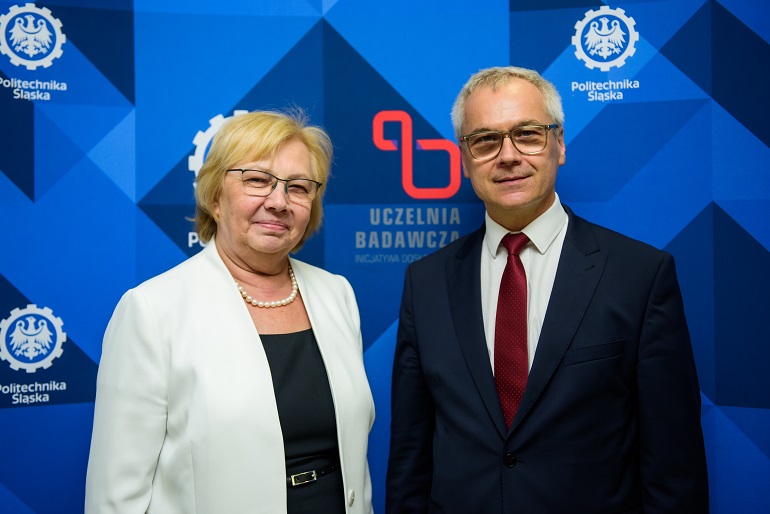 Na zdjęciu widzimy rektora Politechniki Śląskiej i prezydent Zabrza