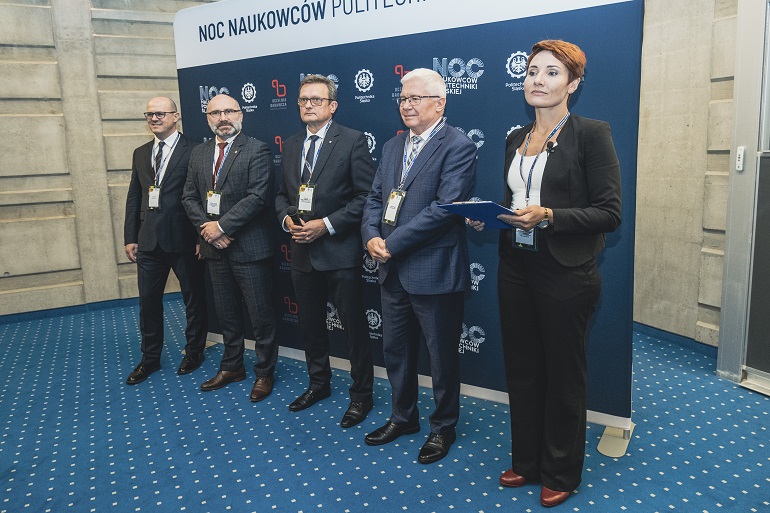 Na zdjęciu widać uczestników konferencji prasowej.