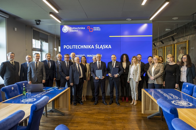 umowa z lukasiewicz fot Maciej Mutwil (129)