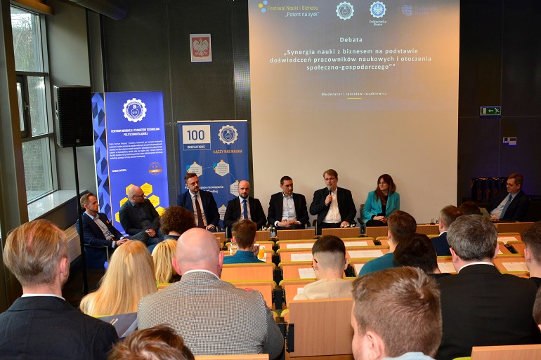 konferencja podczas festiwalu Patent na zysk
