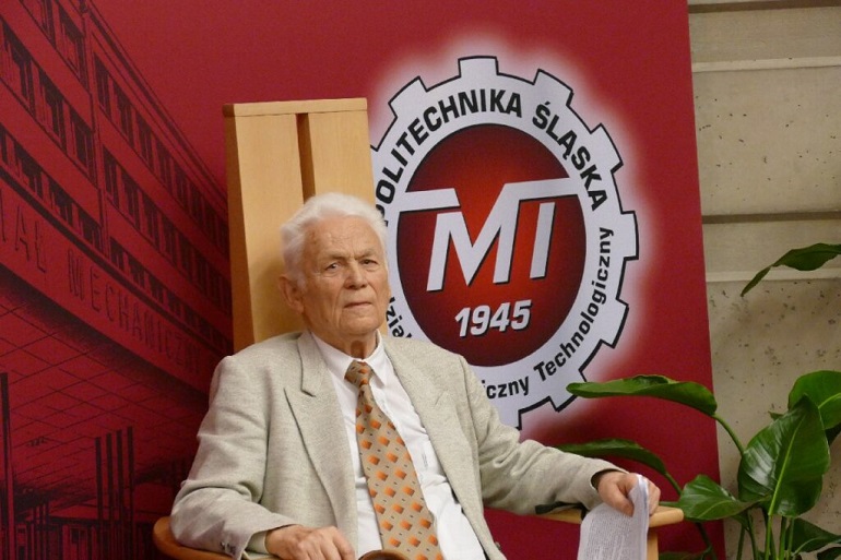 na zdjęciu widzimy jubilata