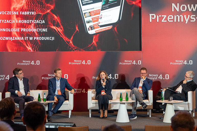 Na zdjęciu widać uczestników debaty inauguracyjnej m.in. dr hab. inż. Annę Timofiejczuk, prof. PŚ