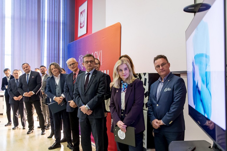 na zdjęciu uczestnicy konferencji