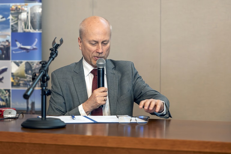 na zdjęciu Prorektor Politechniki Śląskiej