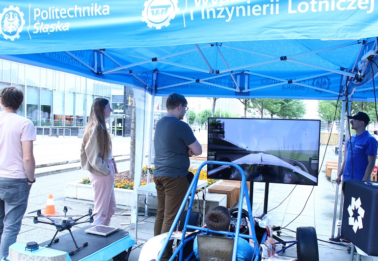 na zdjęciu symulator