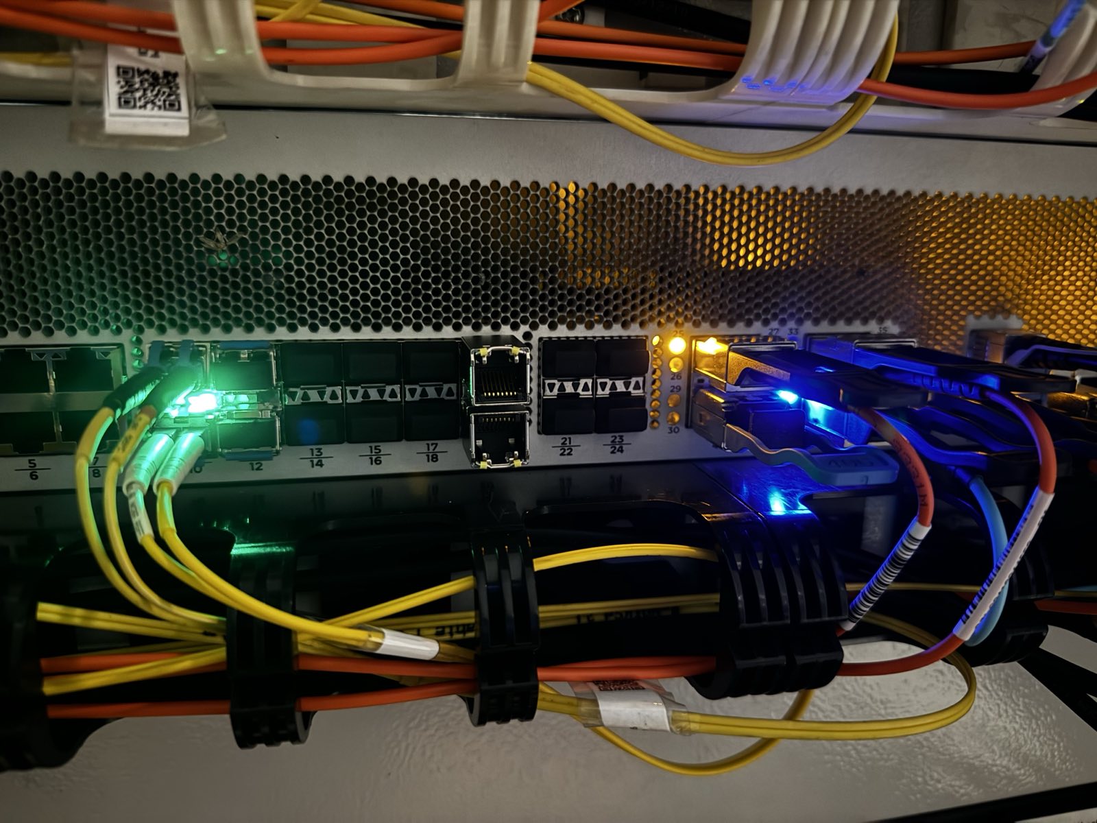moduły 100G w urządzeniu NGFW-02