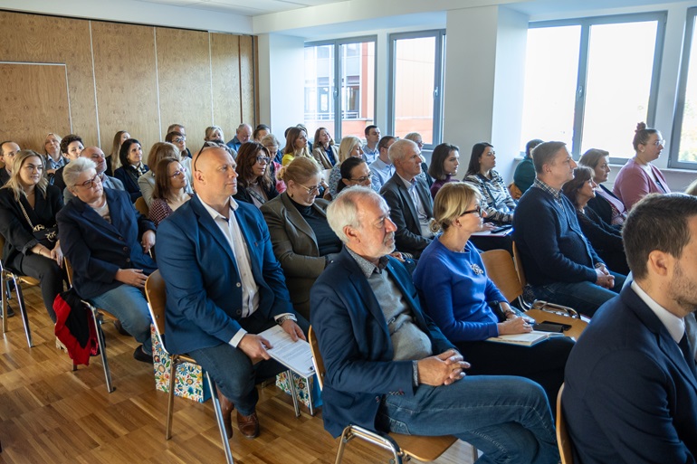 na zdjęciu uczestnicy konferencji