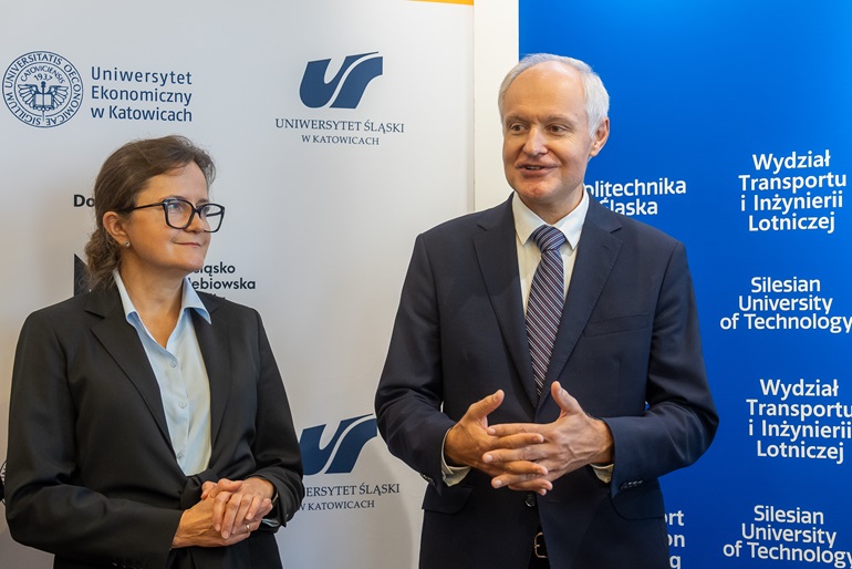 na zdjęciu Rekotor