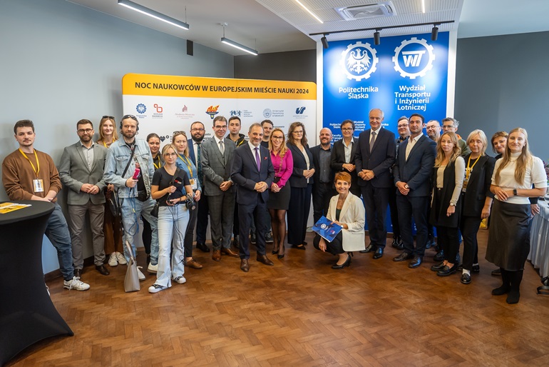 na zdjęciu uczestnicy konferencji prasowej o Nocy Naukowców