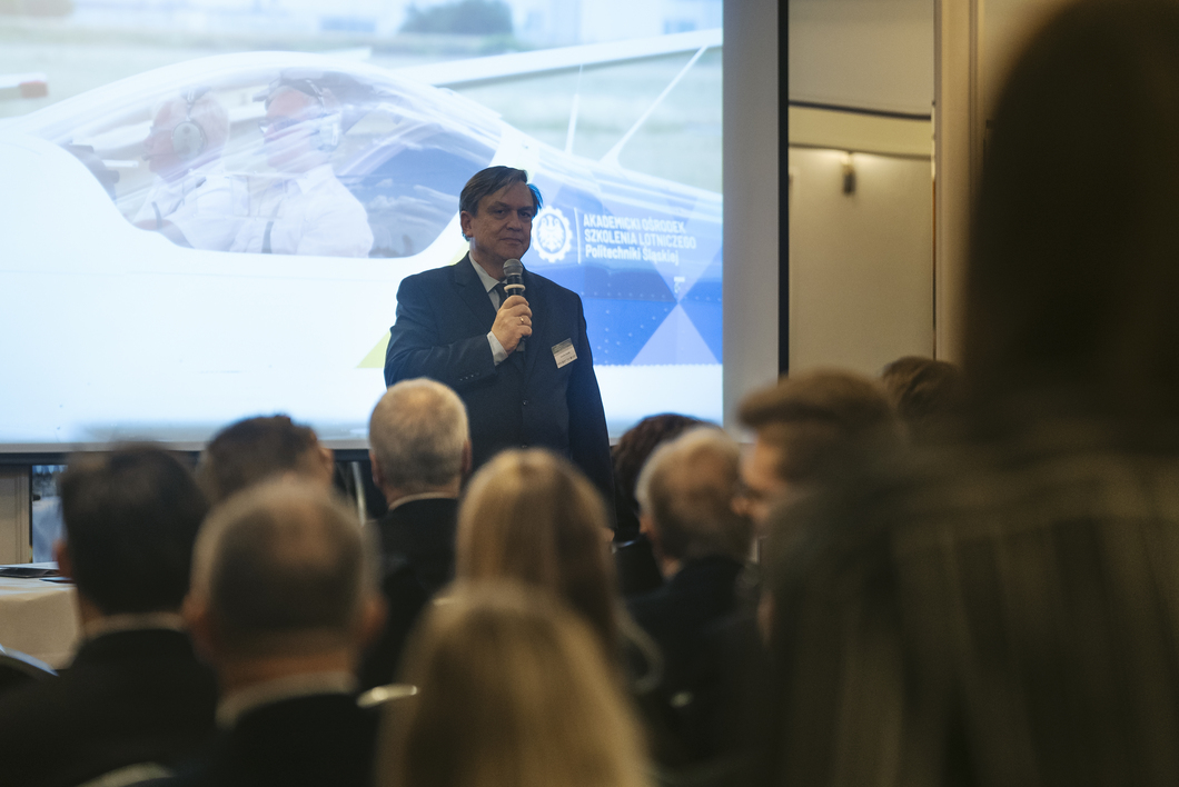 KONFERENCJA LOTNICZA SZCZYRK - fot. T.STOKŁOSA-8