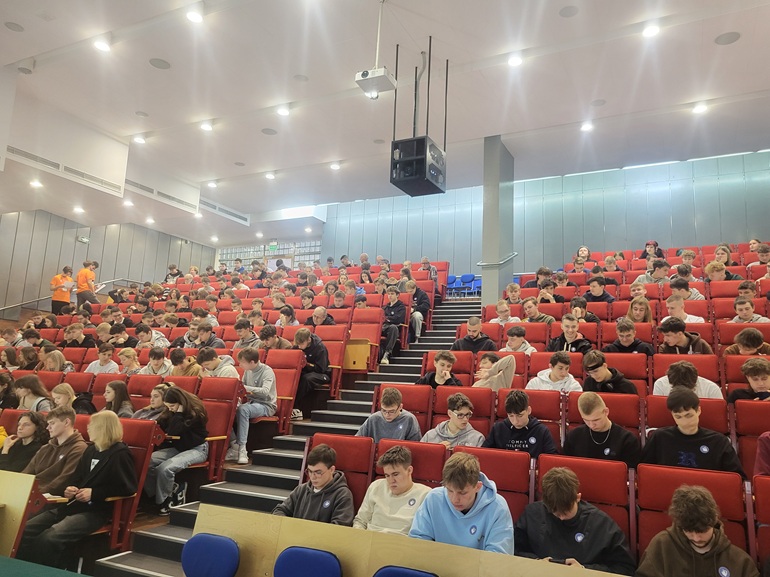 na zdjęciu a ula z uczestnikami wydarzenia