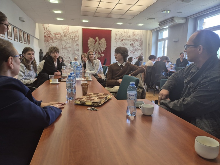 na zdjęciu debata uczestników projektu