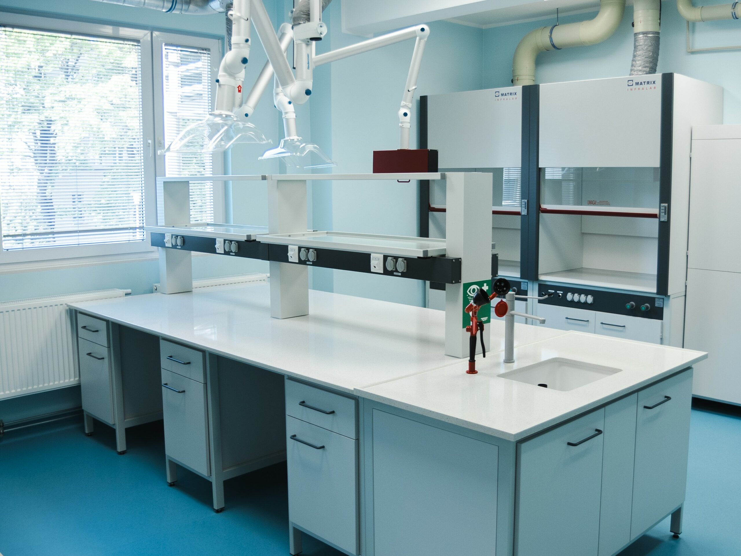 RIE6-Pom_111-1-scaled