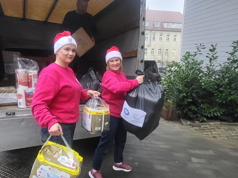 dary dla hospicjum 1 fot. Jolanta Skwaradowska (1)