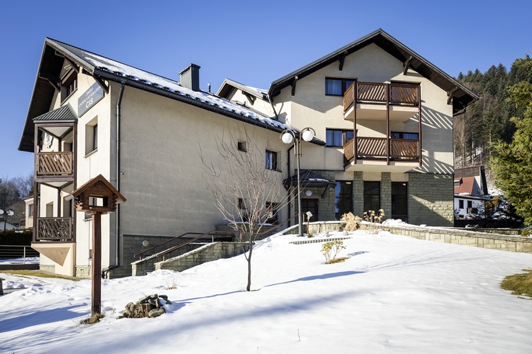 na zdjęciu budynek pensjonatu