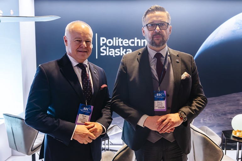 na zdjęciu wiceminister Gzik oraz minister Kulasek