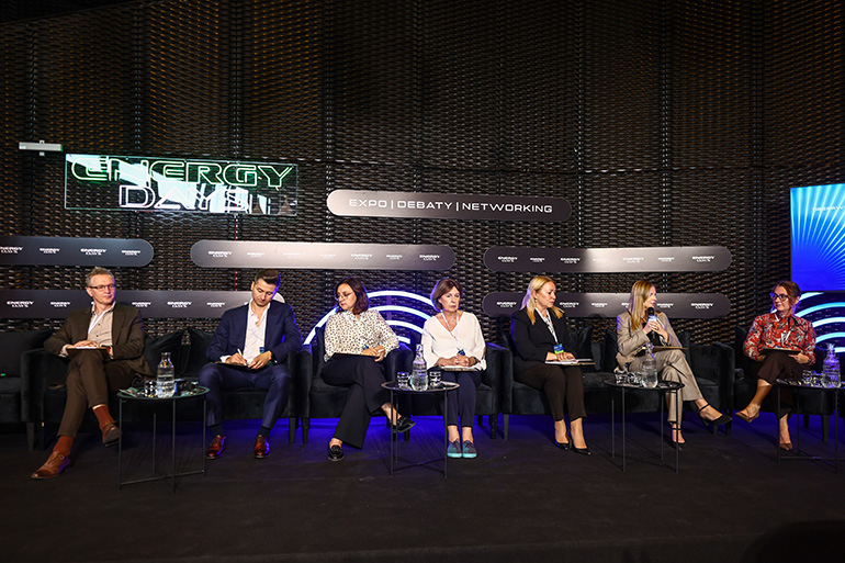 2026.10.01 Katowice , Energy Days 2026 , sesja Kadry dla nowej energetyki. Energia dla Mlodych nz.: Lukasz Bartela, Maciej Janowski, Dagmara Peret, Karolina Sikorska, Agnieszka Wojtowicz, Karolina Markowska